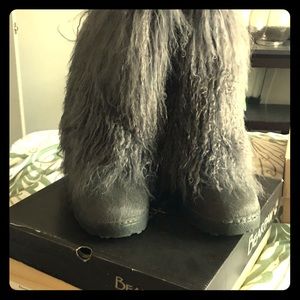 Sz12 BearPaw Boetis II Charcoal fur boots